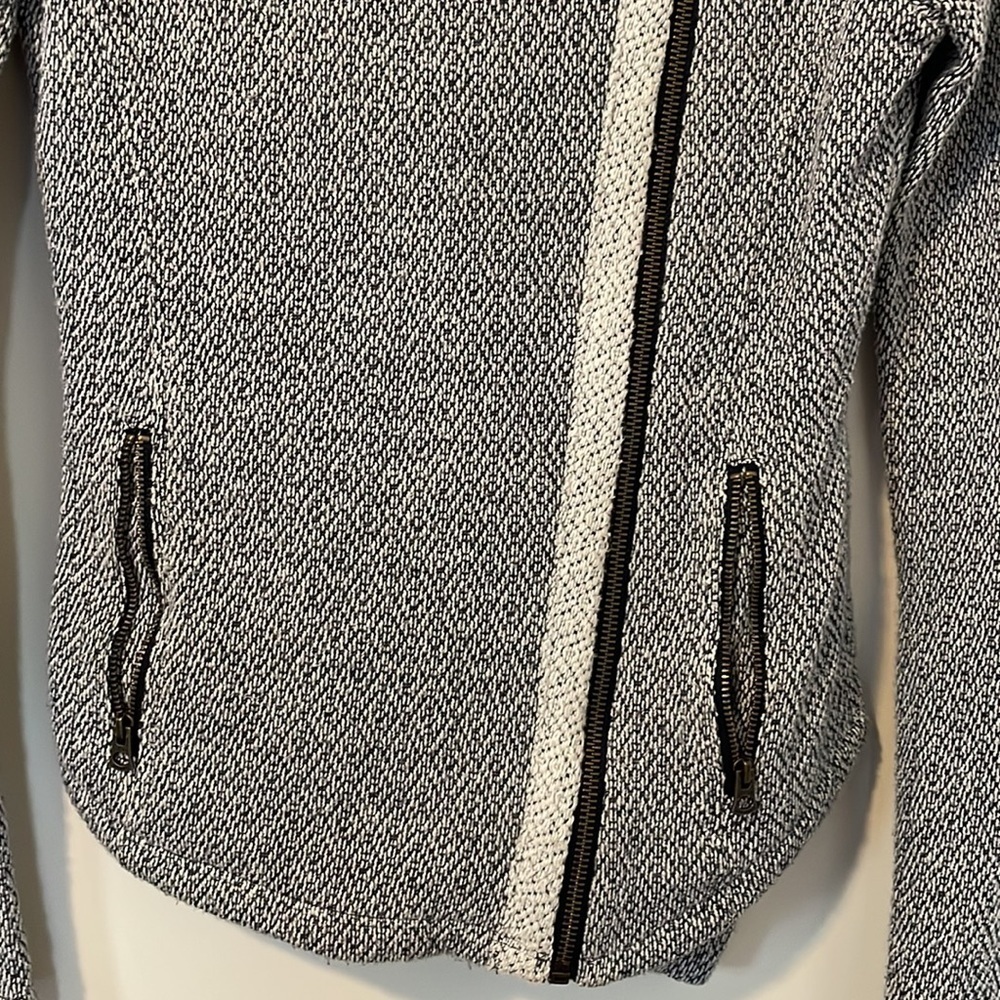 LUCKY BRAND zip-up sweater in women’s size XS - Picture 4 of 8